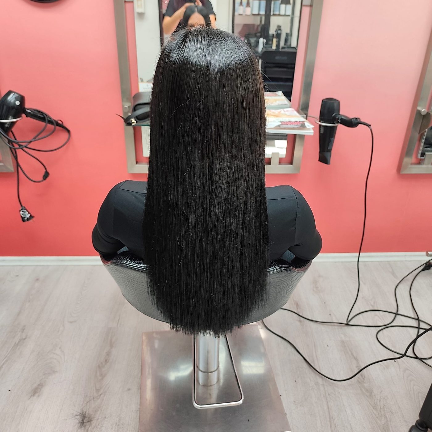 Langes, glattes Haar mit intensivem Glanz